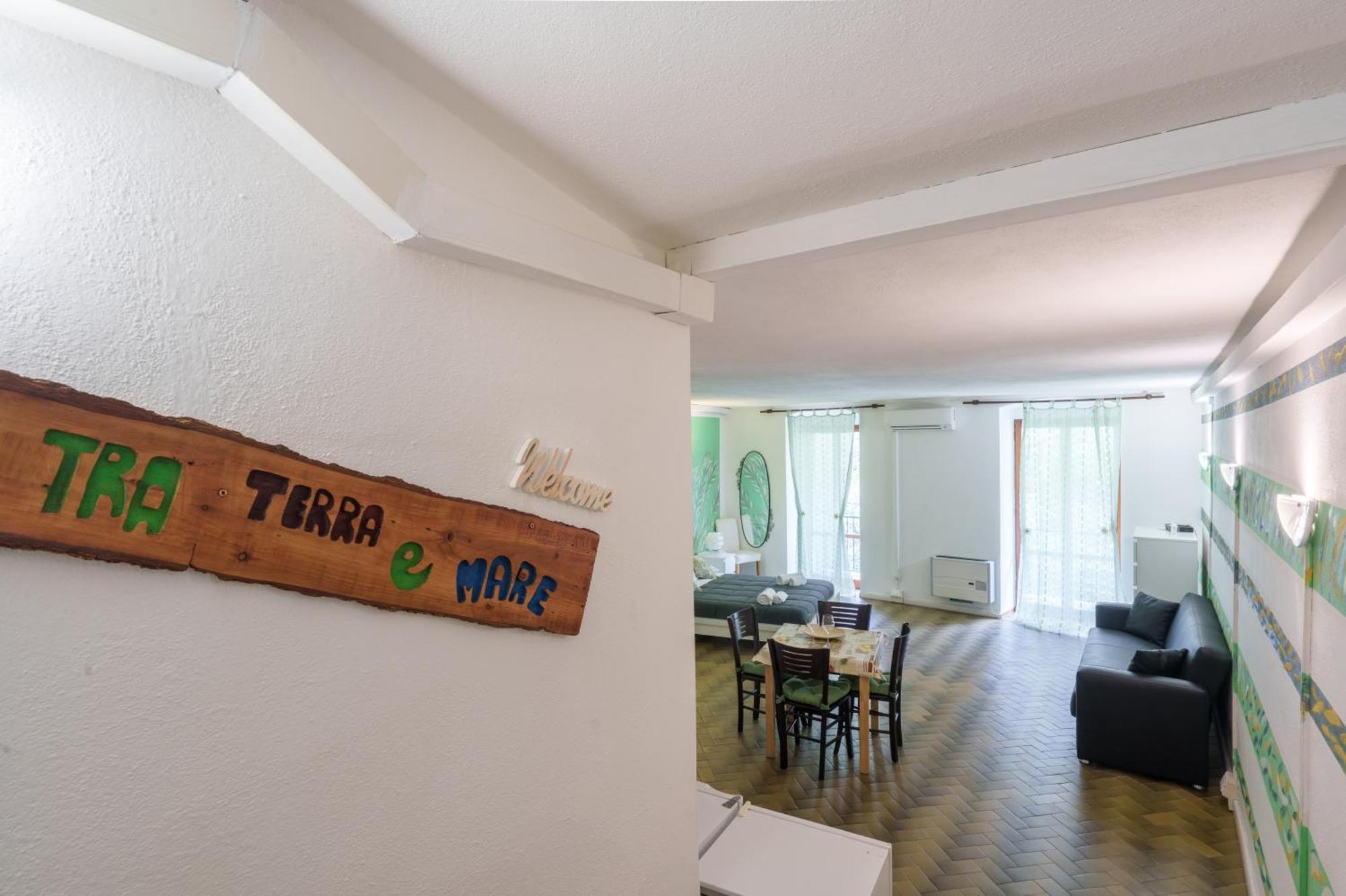 Lory'S Suite มานารอลา ภายนอก รูปภาพ