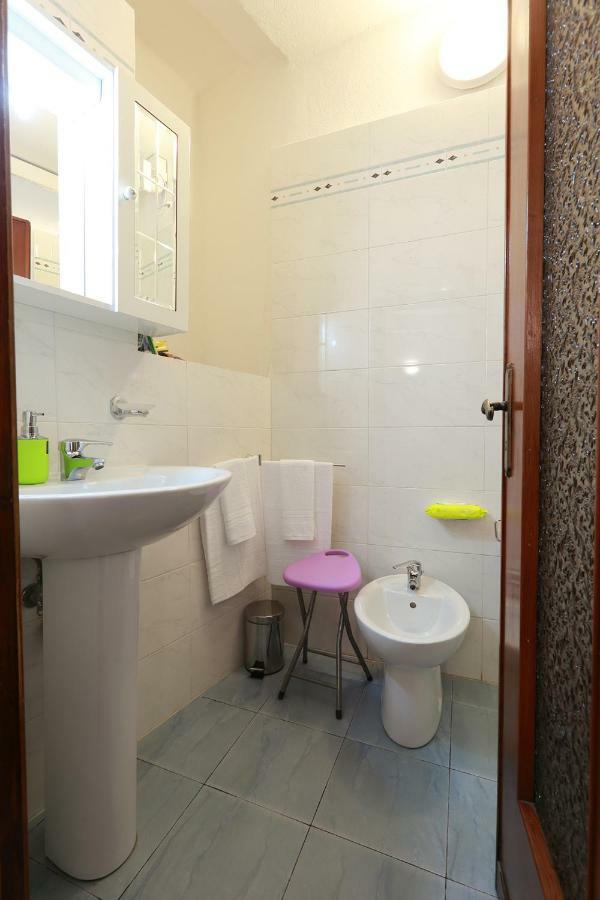 Lory'S Suite มานารอลา ภายนอก รูปภาพ